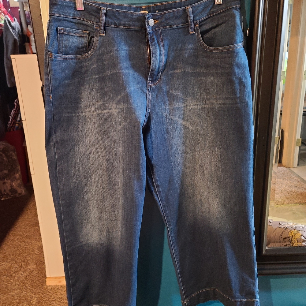 Wide leg crop jeans